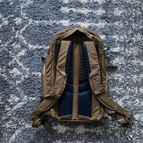 Ruckpack 28L Recycled Daypack (Men's' One Size). - Picture 2 of 10